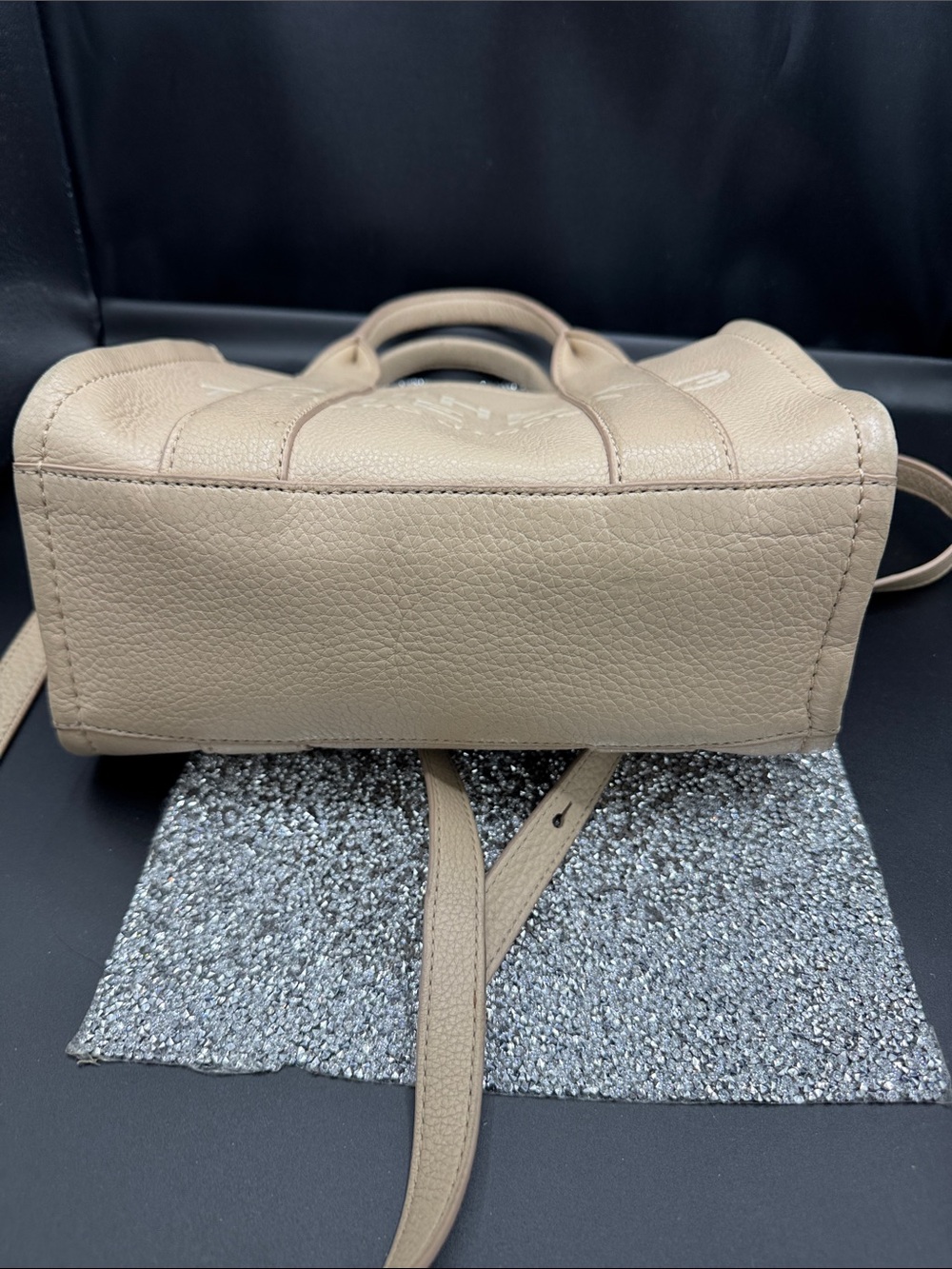 Marc Jacobs Beige Pebbled Leather The Tote Bag Satchel - Picture 9 of 9